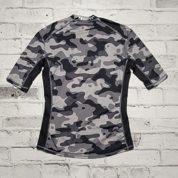 Adidas TECHFIT BASE SHORT SLEEVE TEE - Picture 6 of 6